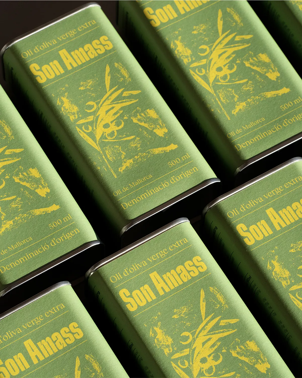 Extra virgin olive oil cans from Son Amass.